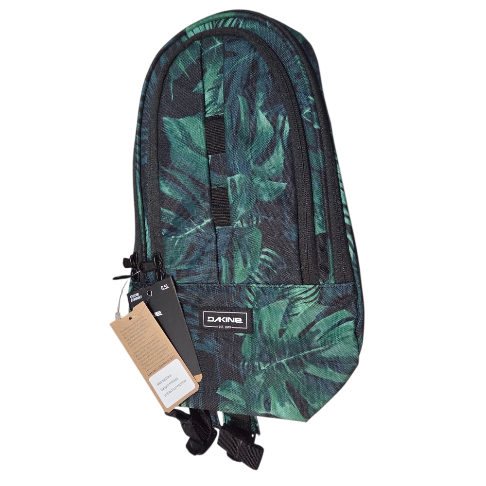 Dakine - NEW Night Tropical Patterned 6.5 Liter Small Backpack - Picture 3 of 8